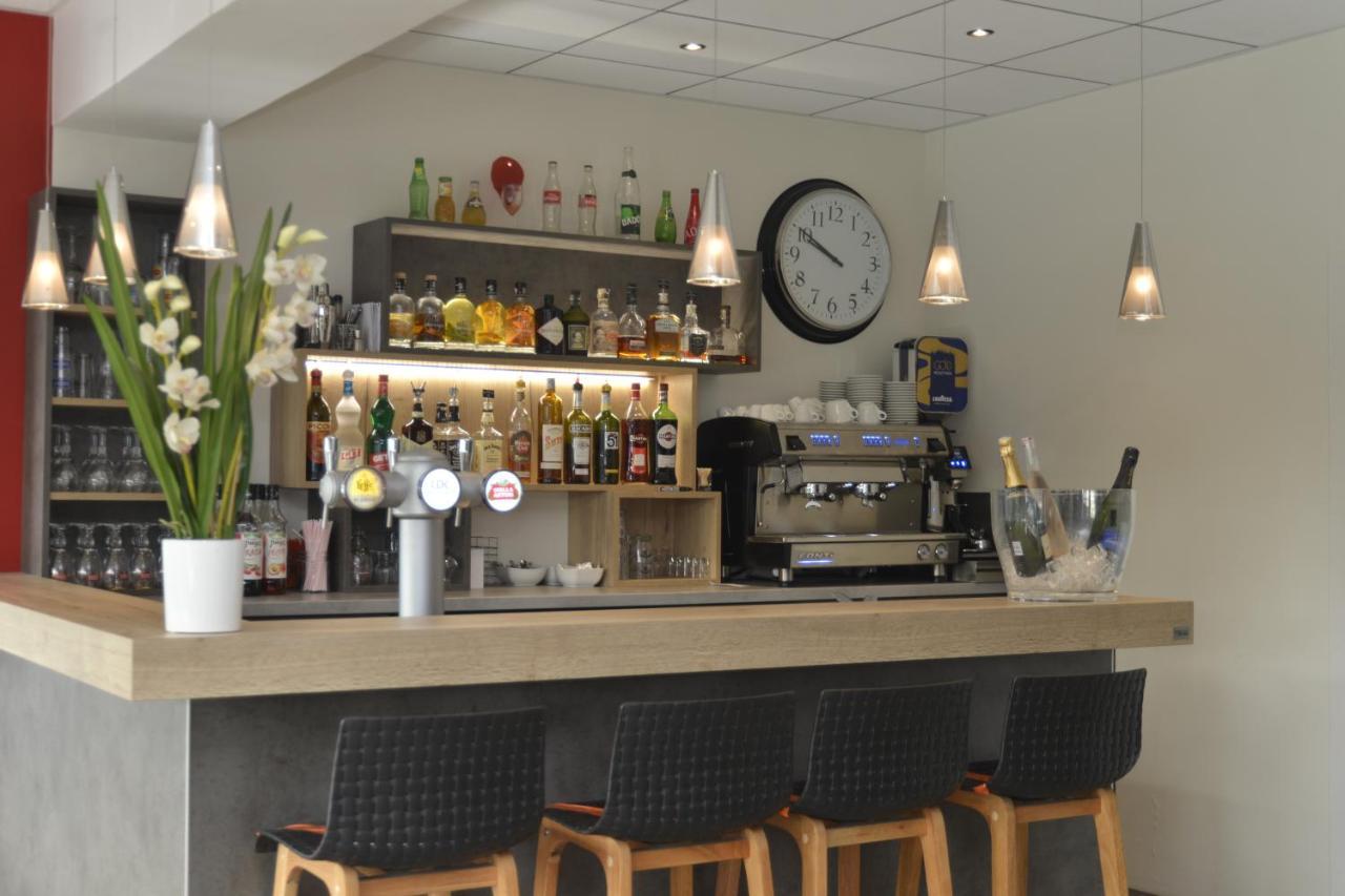 Logis Cris Hotel Et Restaurant, Lyon Sud-Est Corbas Kültér fotó