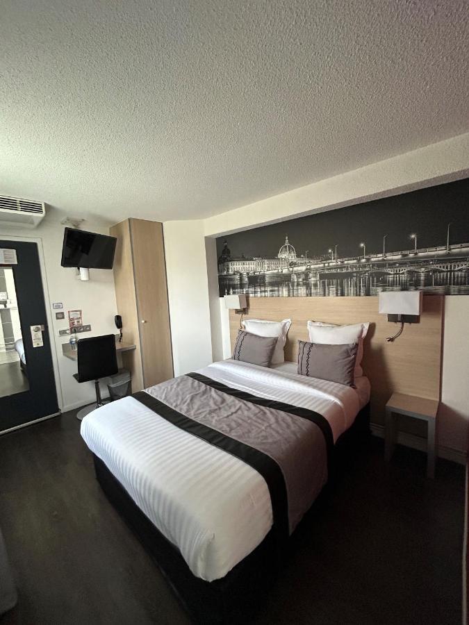 Logis Cris Hotel Et Restaurant, Lyon Sud-Est Corbas Kültér fotó
