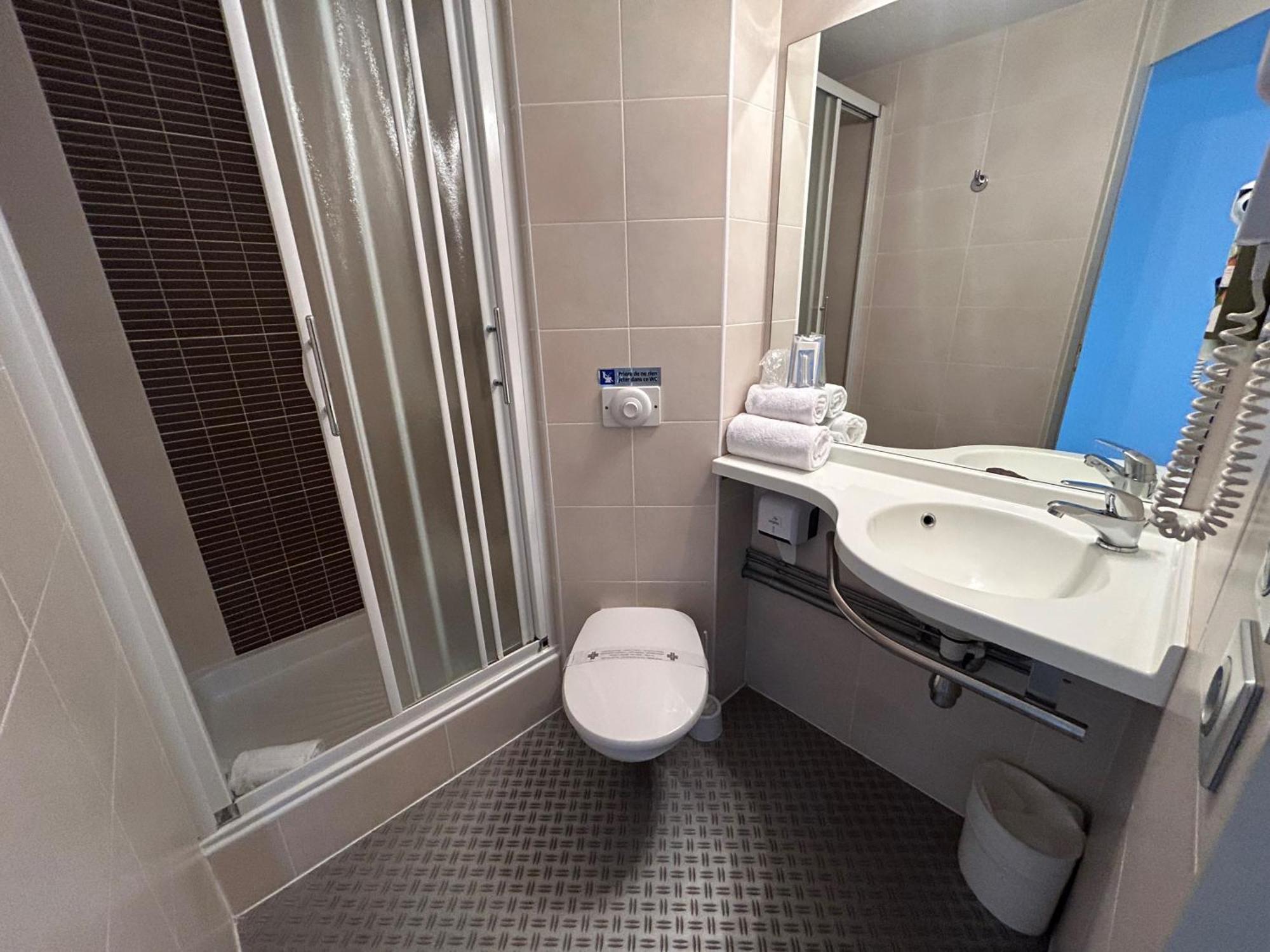 Logis Cris Hotel Et Restaurant, Lyon Sud-Est Corbas Kültér fotó