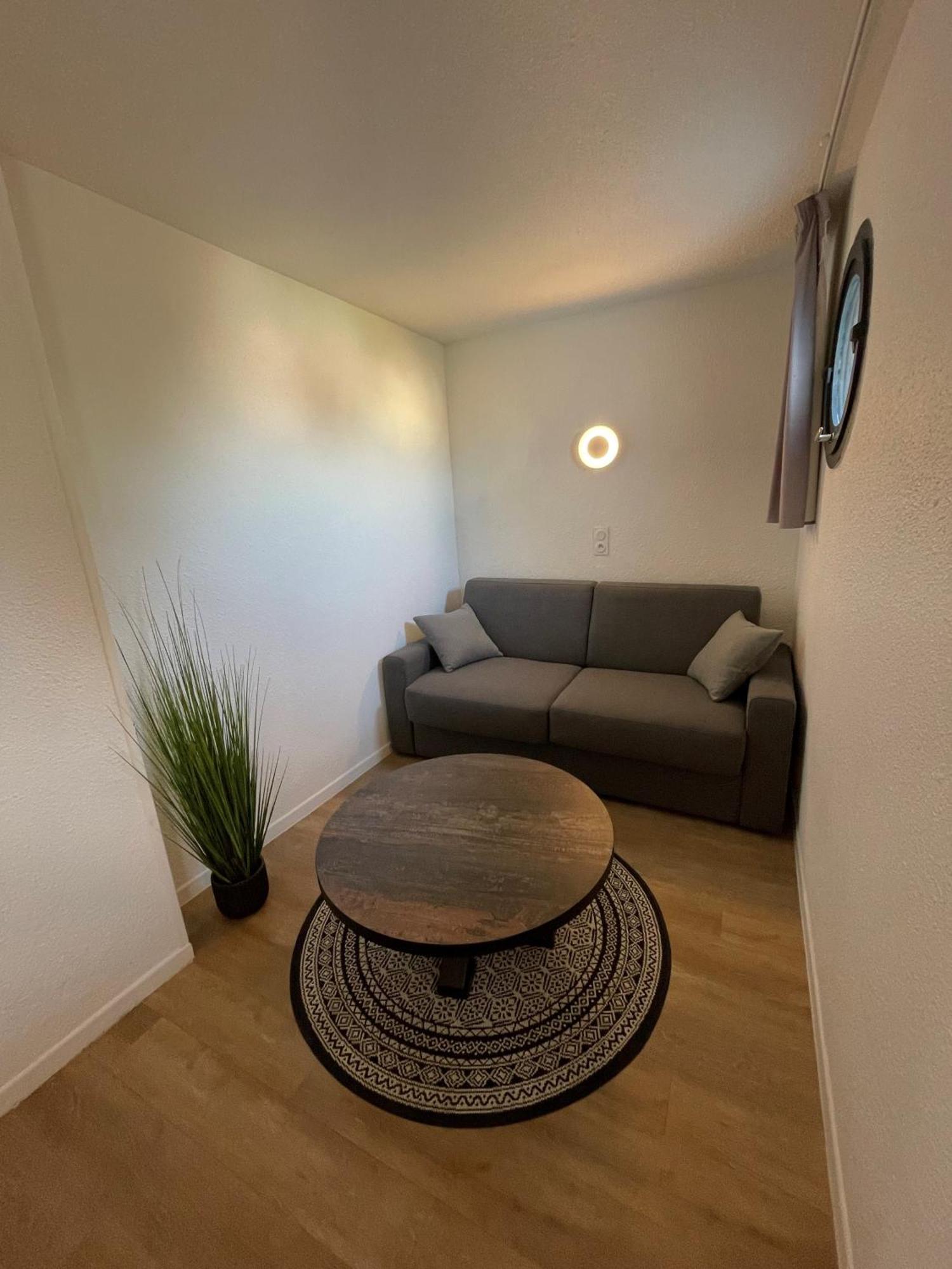 Logis Cris Hotel Et Restaurant, Lyon Sud-Est Corbas Kültér fotó