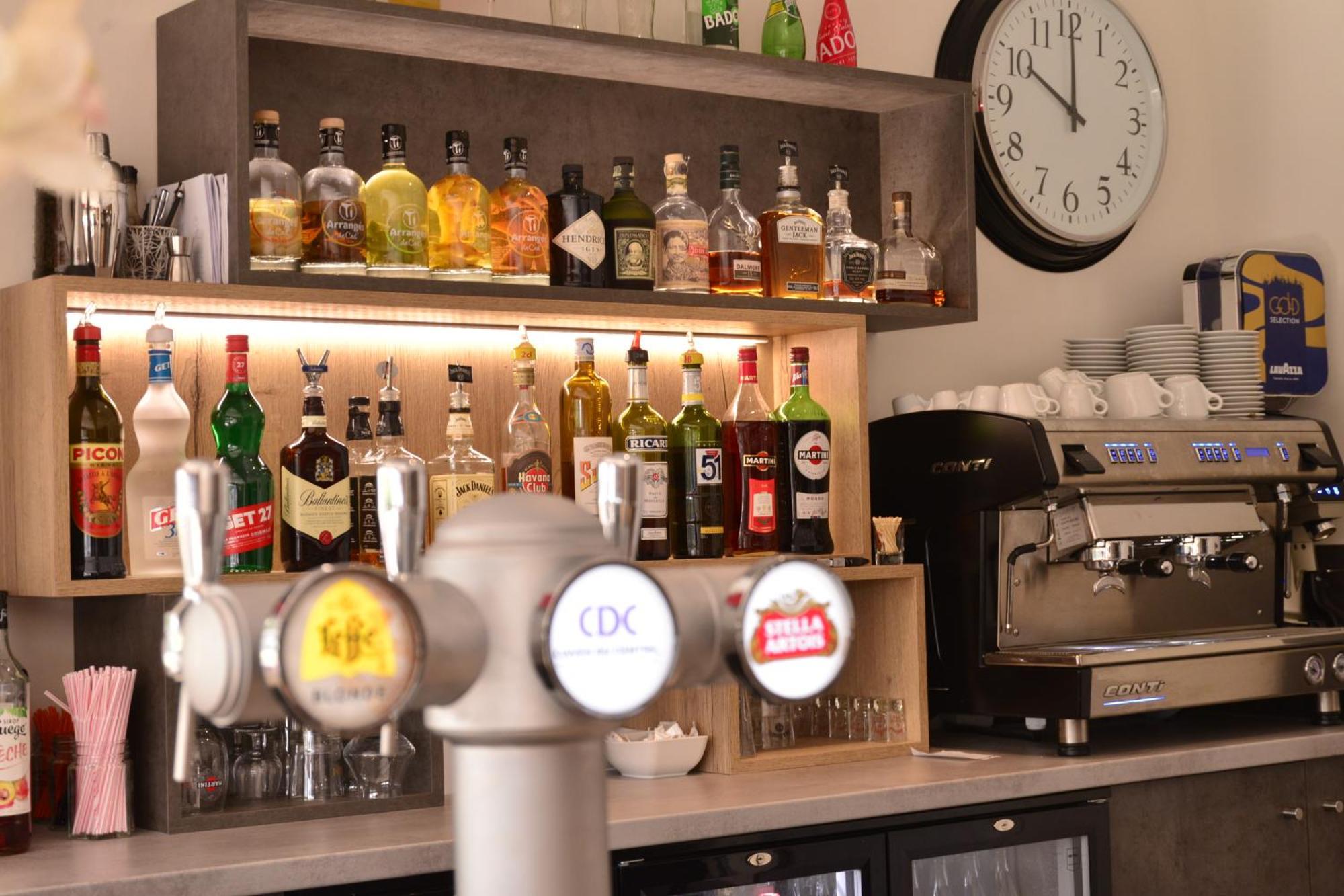 Logis Cris Hotel Et Restaurant, Lyon Sud-Est Corbas Kültér fotó