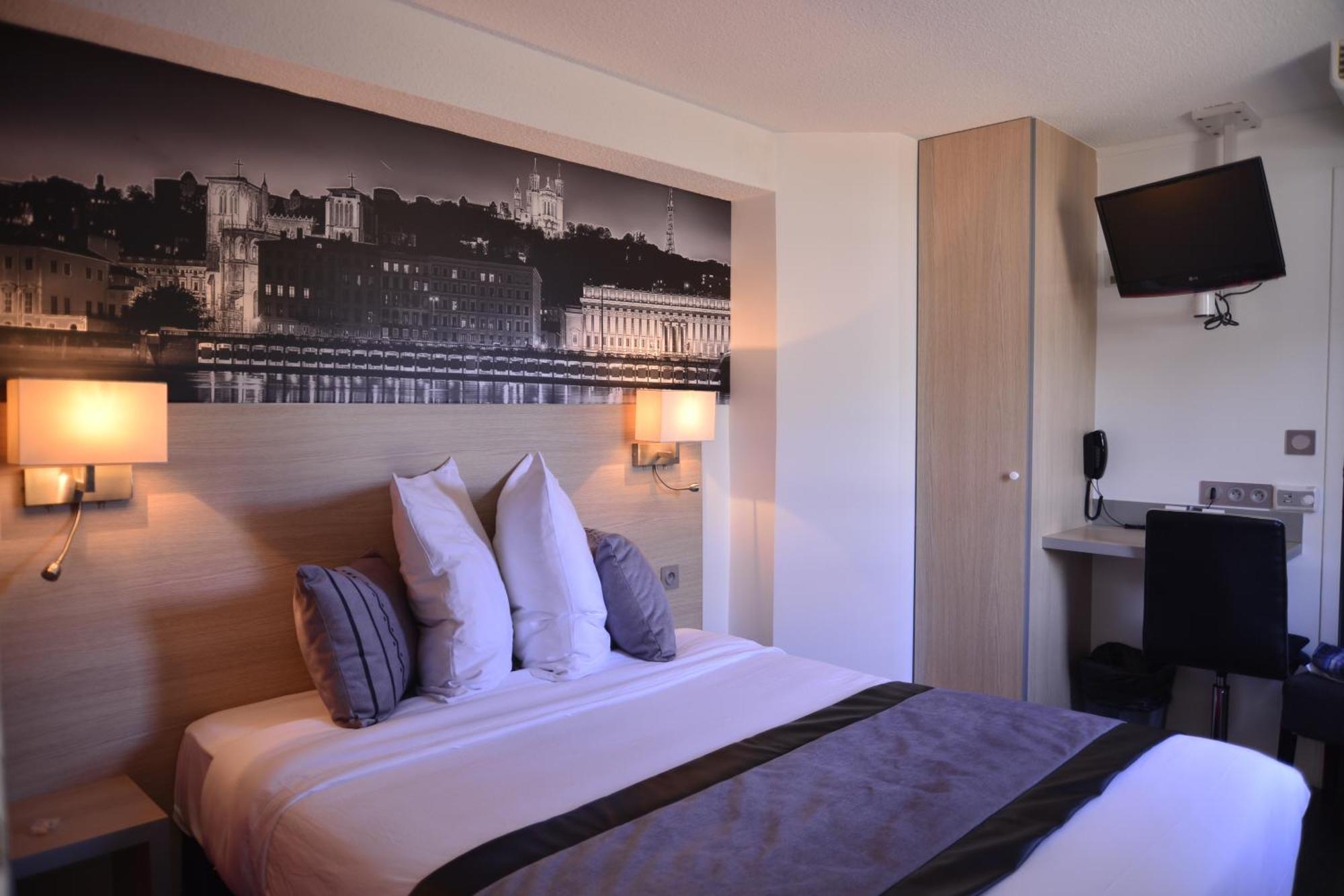 Logis Cris Hotel Et Restaurant, Lyon Sud-Est Corbas Kültér fotó