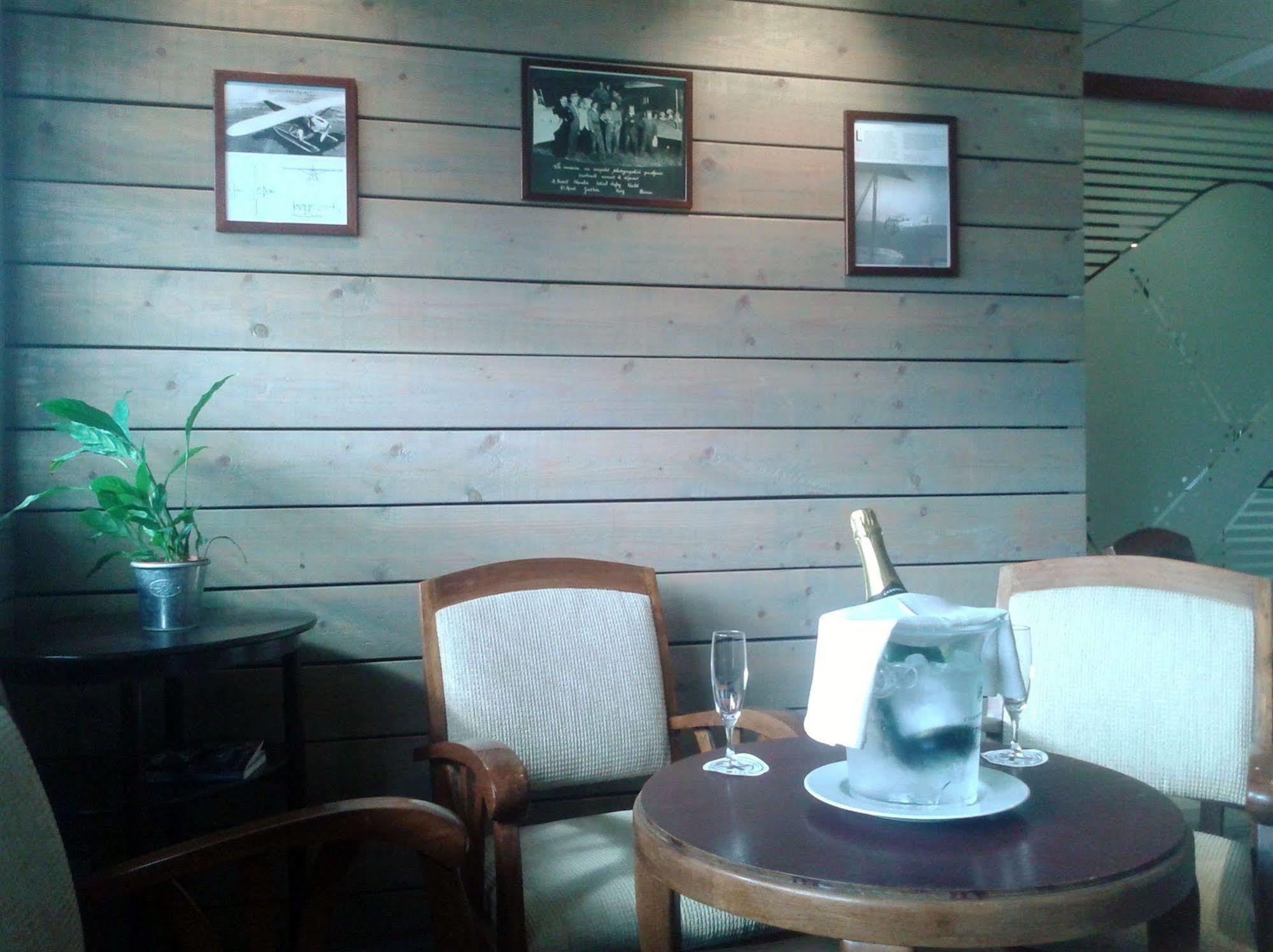 Logis Cris Hotel Et Restaurant, Lyon Sud-Est Corbas Kültér fotó
