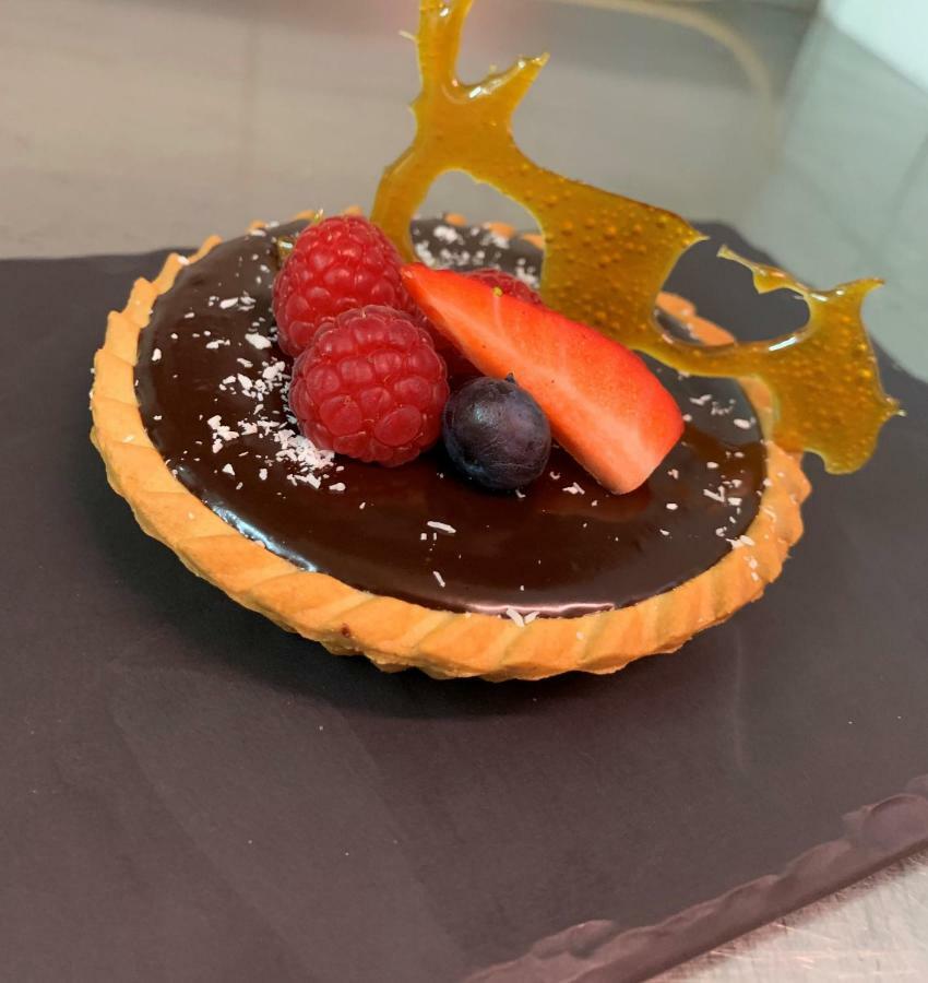 Logis Cris Hotel Et Restaurant, Lyon Sud-Est Corbas Kültér fotó